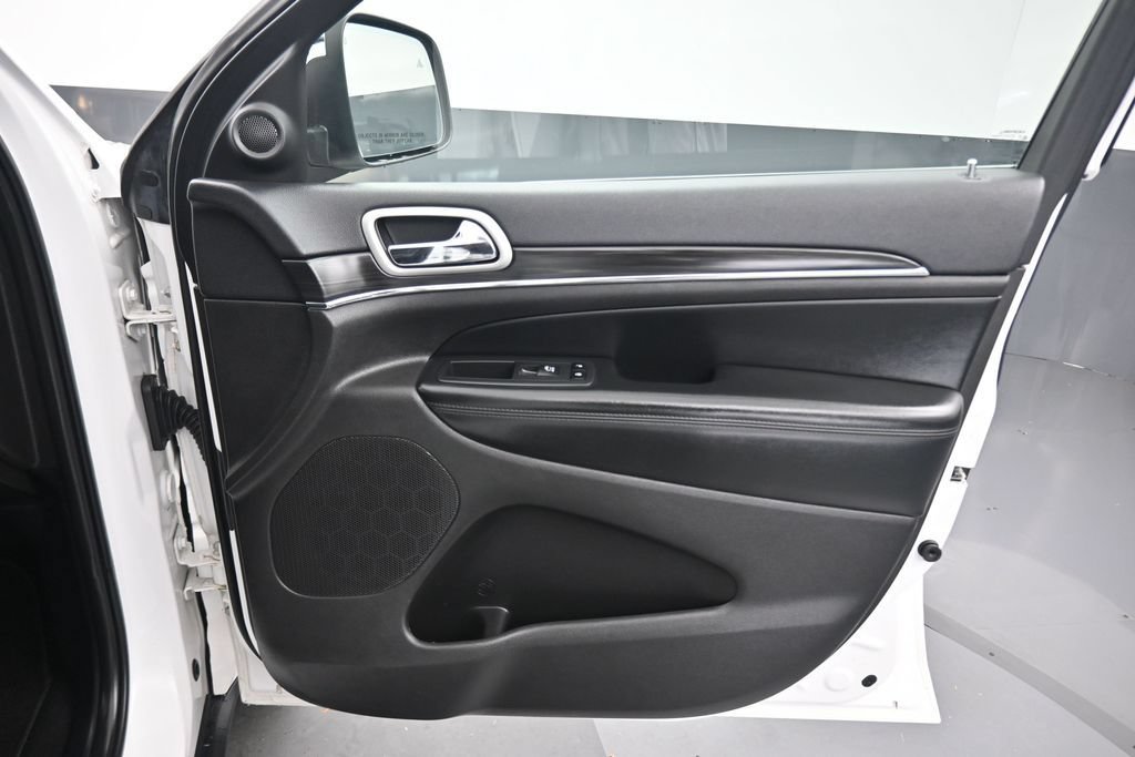 Used 2020 Jeep Grand Cherokee Limited AWD/4WD image 40