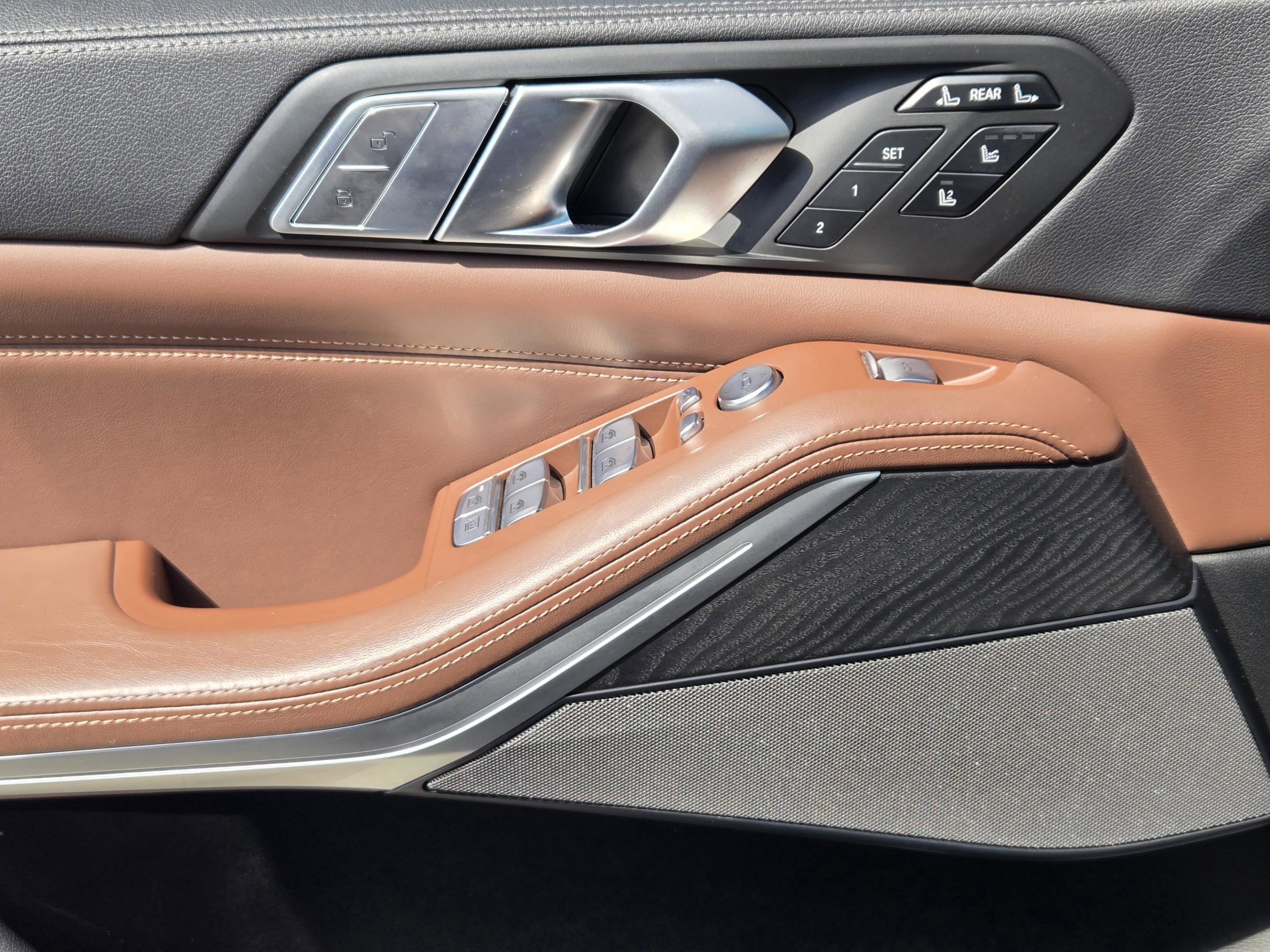 Used 2021 BMW X7 M50i image 19