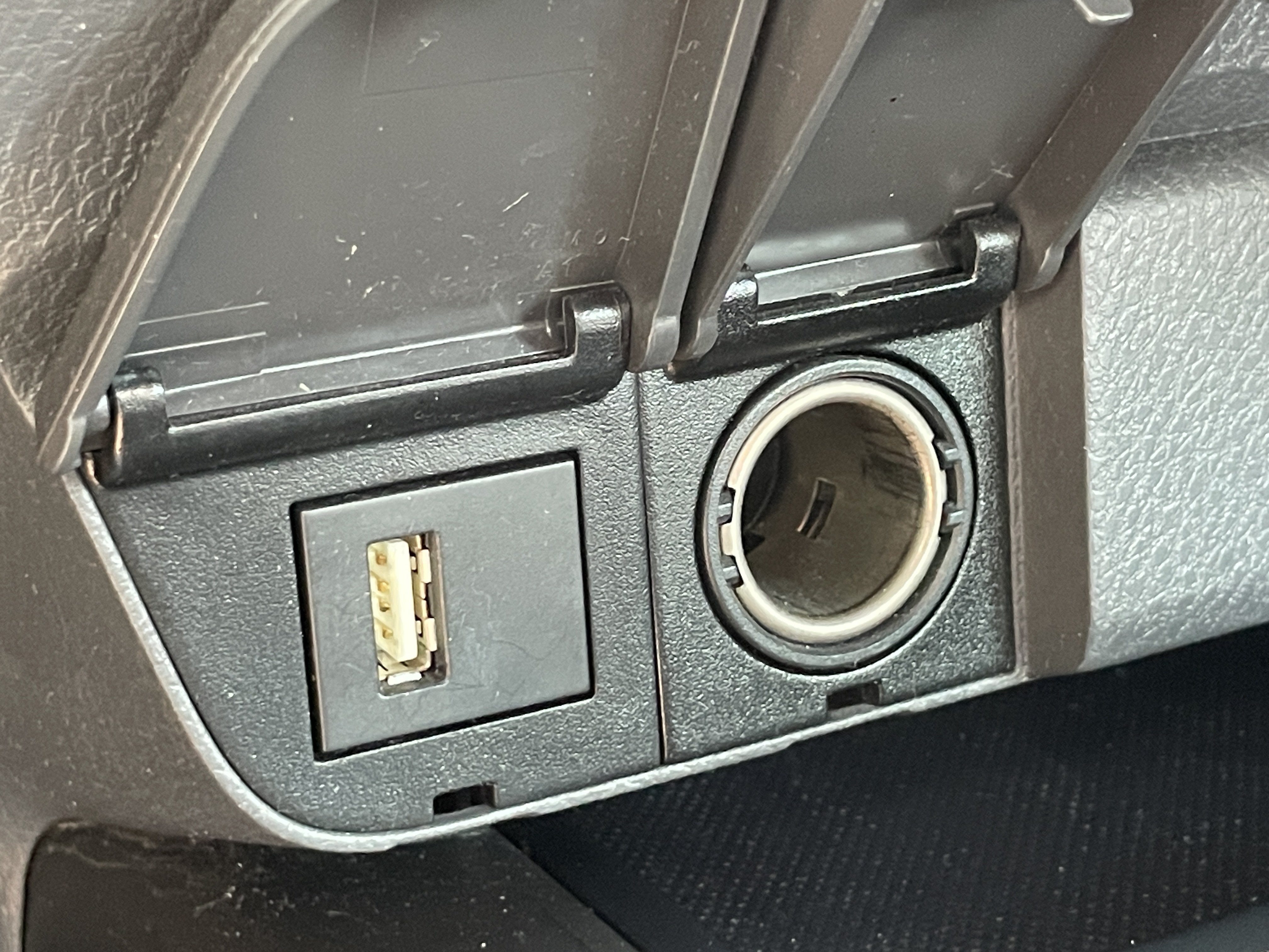 Used 2021 Toyota Camry SE FWD image 22