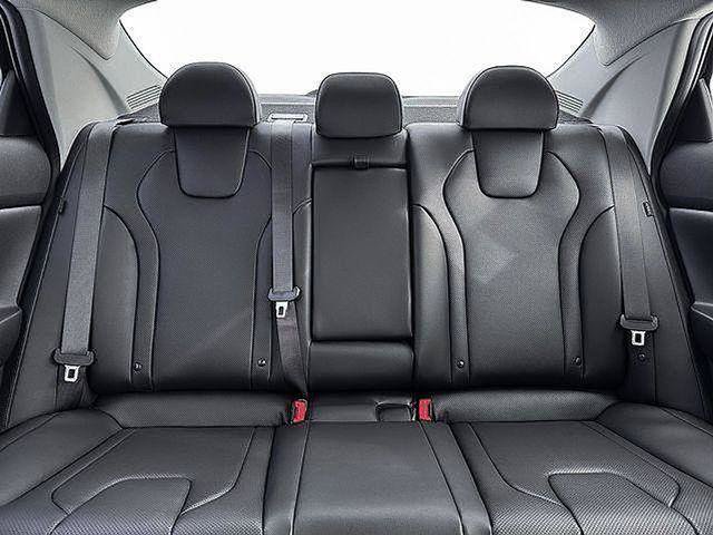 New 2026 Hyundai Elantra Limited FWD image 18