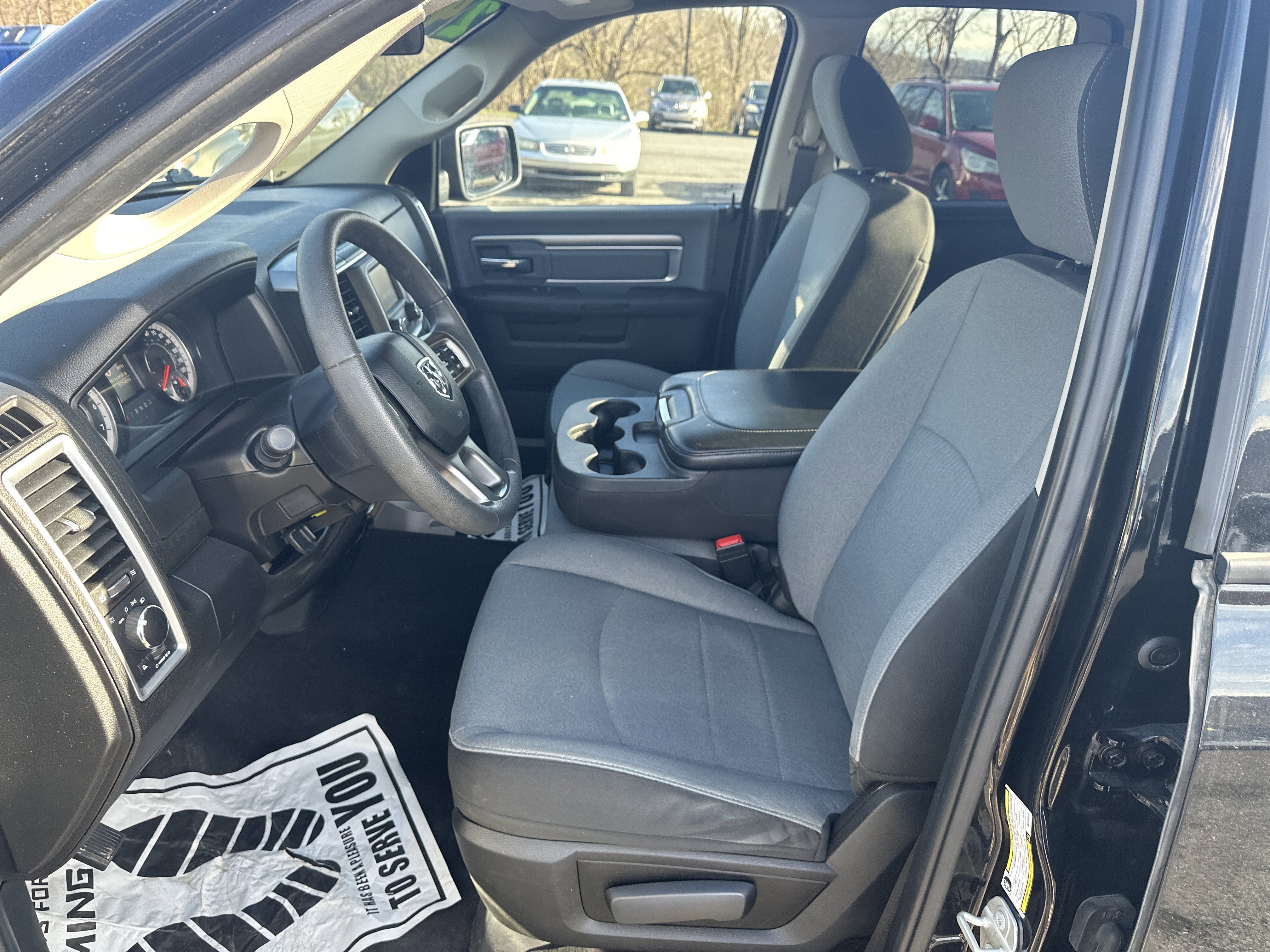 Used 2024 RAM 1500 Classic SLT AWD/4WD image 12