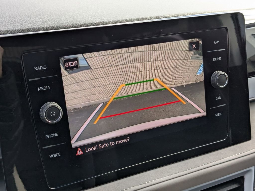 Used 2025 Volkswagen Taos SE image 22