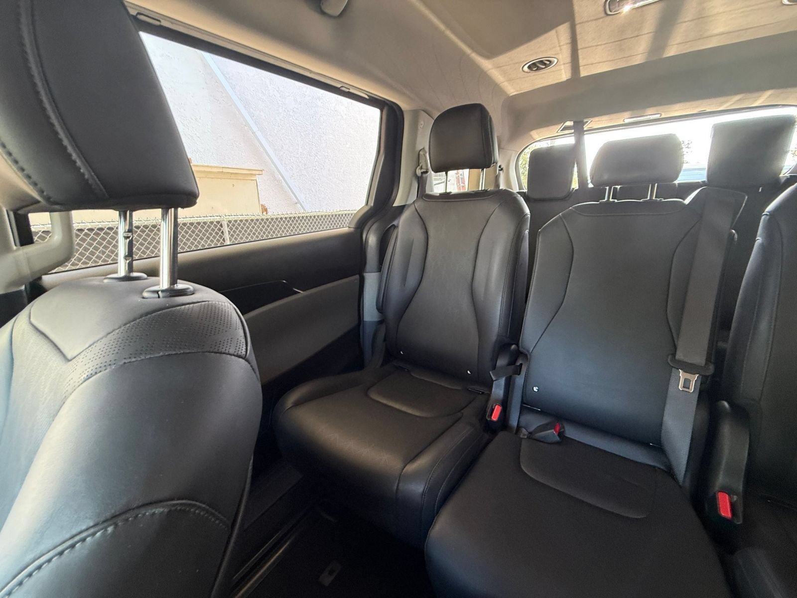 Used 2026 Kia Carnival FWD image 51