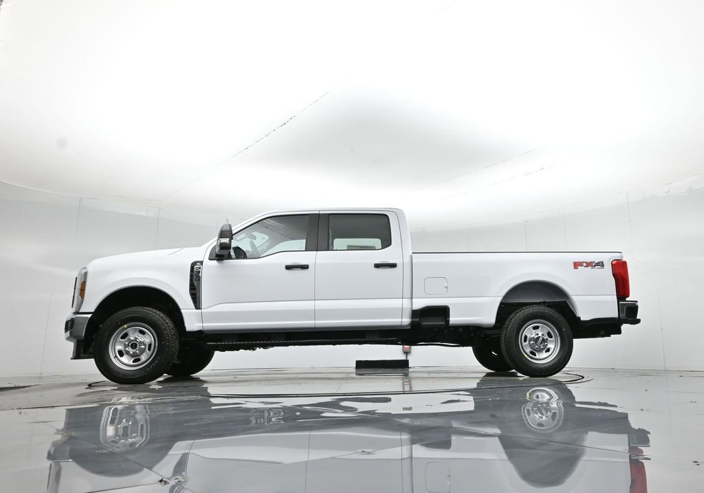 New 2026 Ford F350 XL w/ FX4 Off-Road Package AWD/4WD image 7
