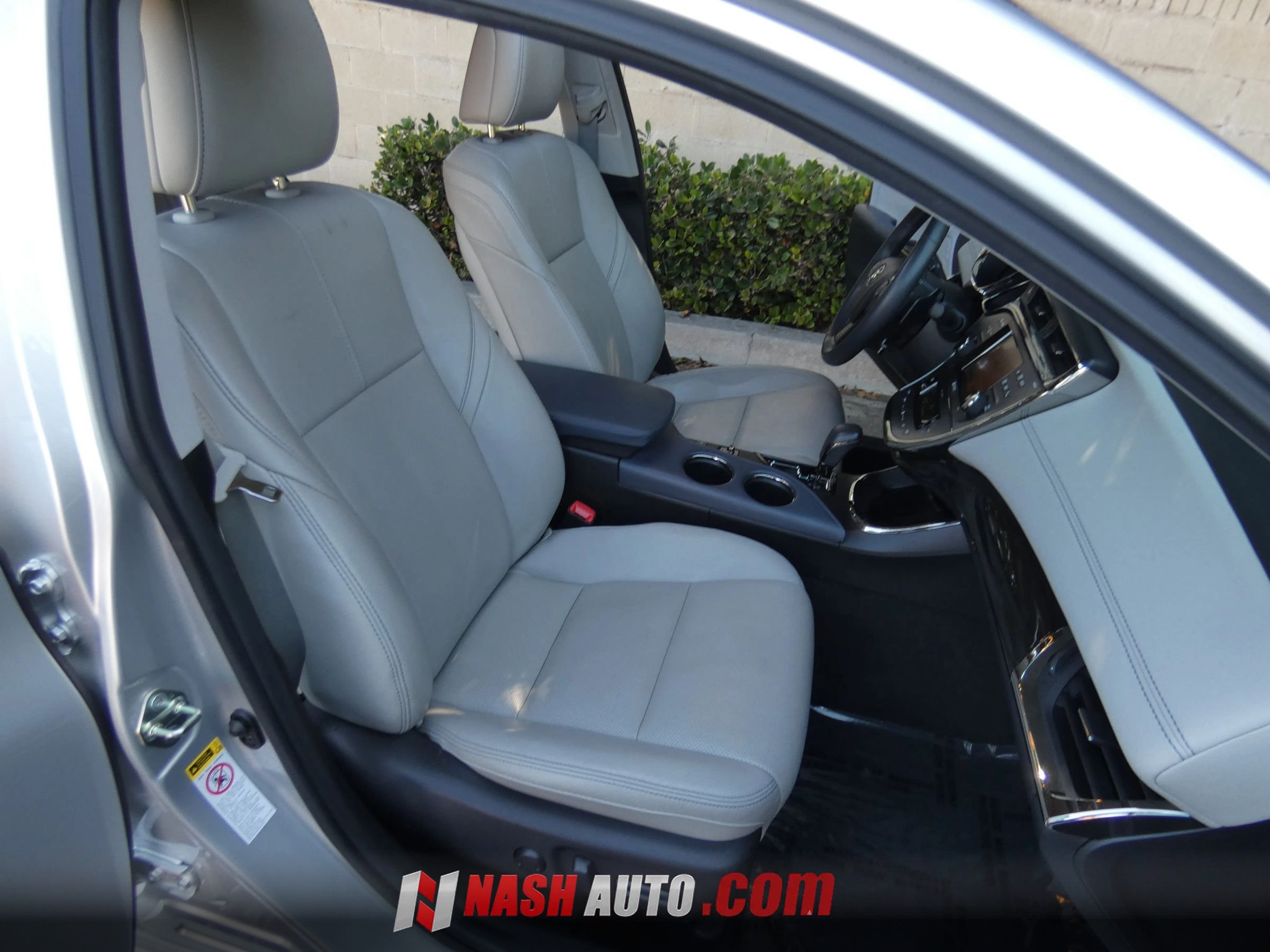 Used 2014 Toyota Avalon Limited FWD image 27