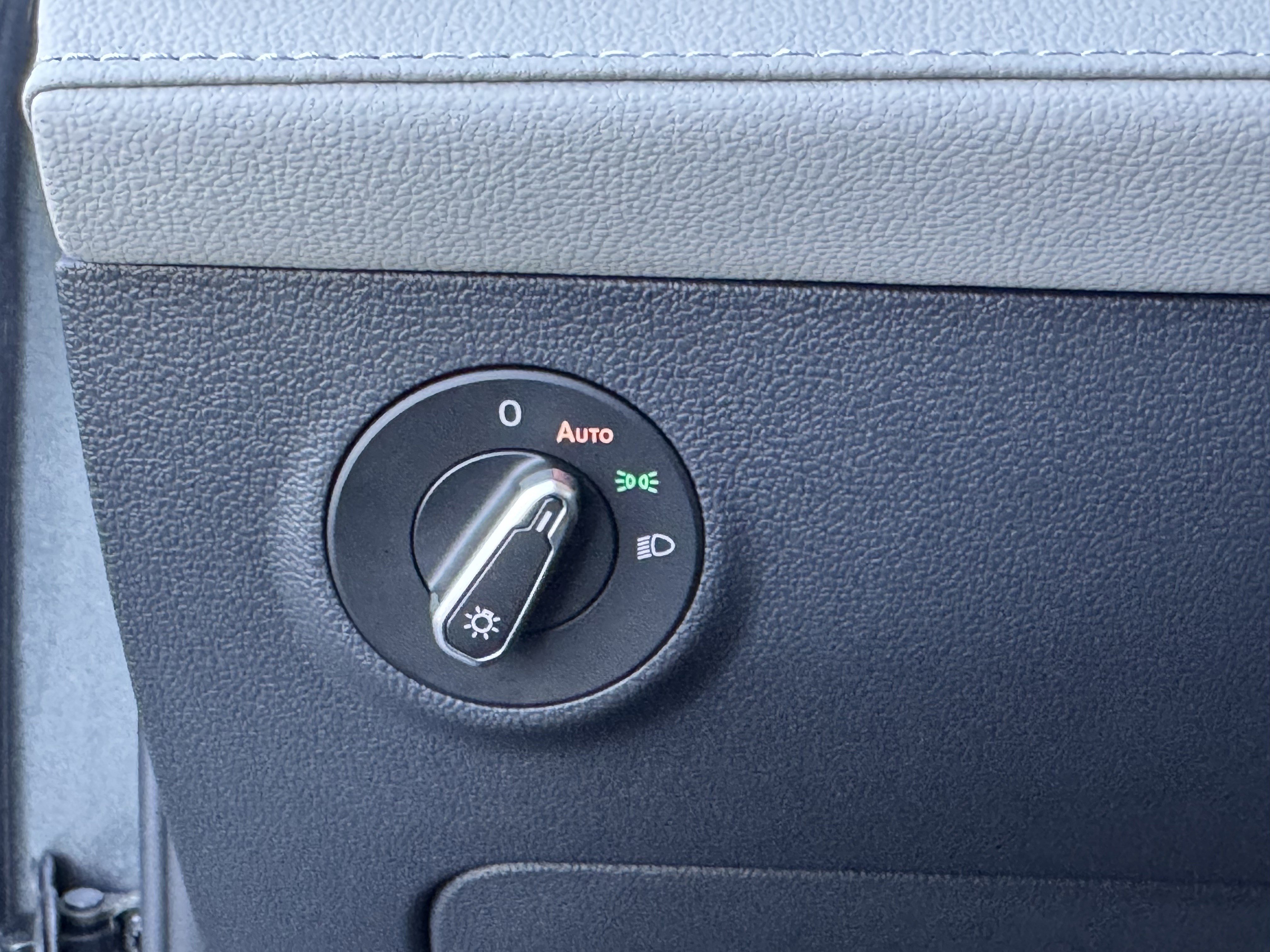 Used 2025 Volkswagen Taos S image 28