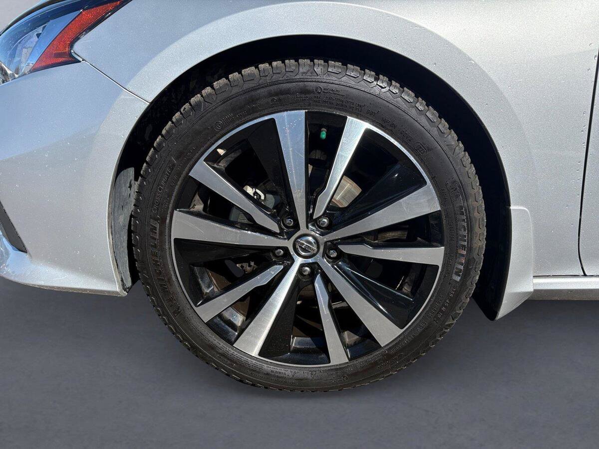 Used 2022 Nissan Altima 2.5 SR AWD/4WD image 14