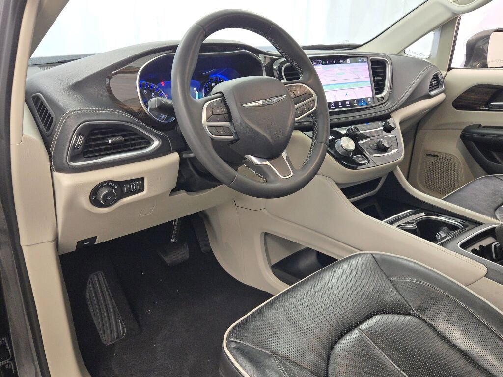 Used 2022 Chrysler Pacifica Limited FWD image 20