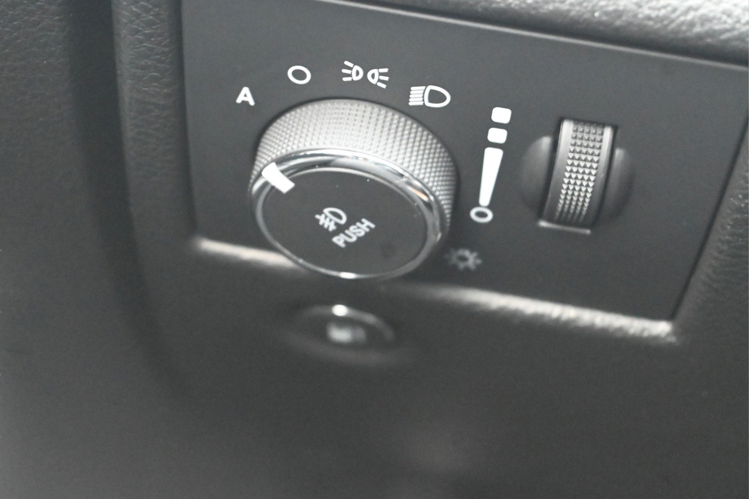 Used 2022 Jeep Grand Cherokee Limited AWD/4WD image 26