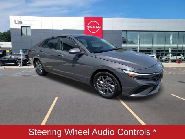 Used 2024 Hyundai Elantra SEL FWD image 8