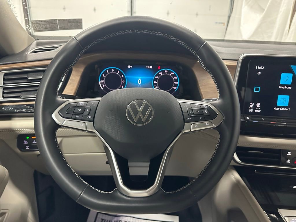 Used 2025 Volkswagen Atlas SE AWD/4WD image 18