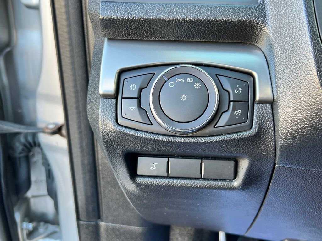 Used 2018 Ford Explorer XLT w/ Equipment Group 202A image 24