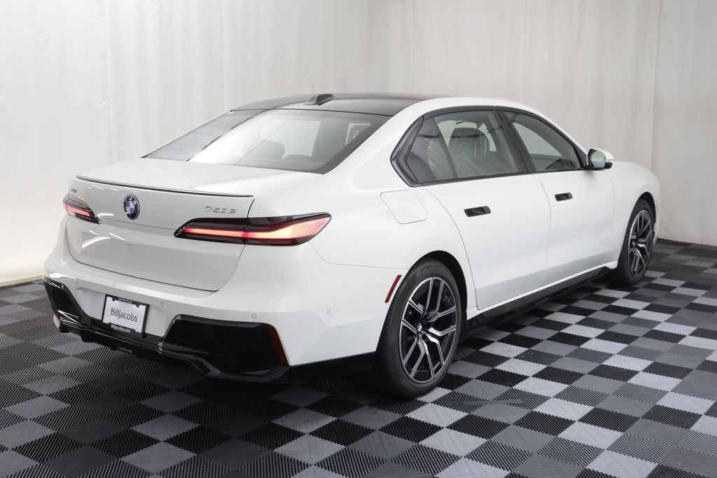 Used 2026 BMW 750e xDrive w/ Autobahn Package AWD/4WD image 20