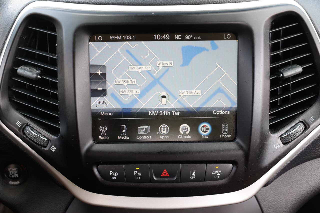 Used 2015 Jeep Cherokee Limited w/ Luxury Group FWD image 34