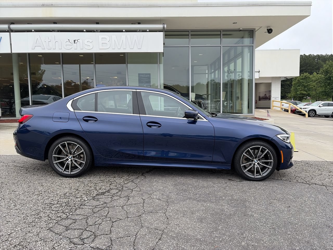 Used 2019 BMW 330i xDrive Sedan AWD/4WD image 9
