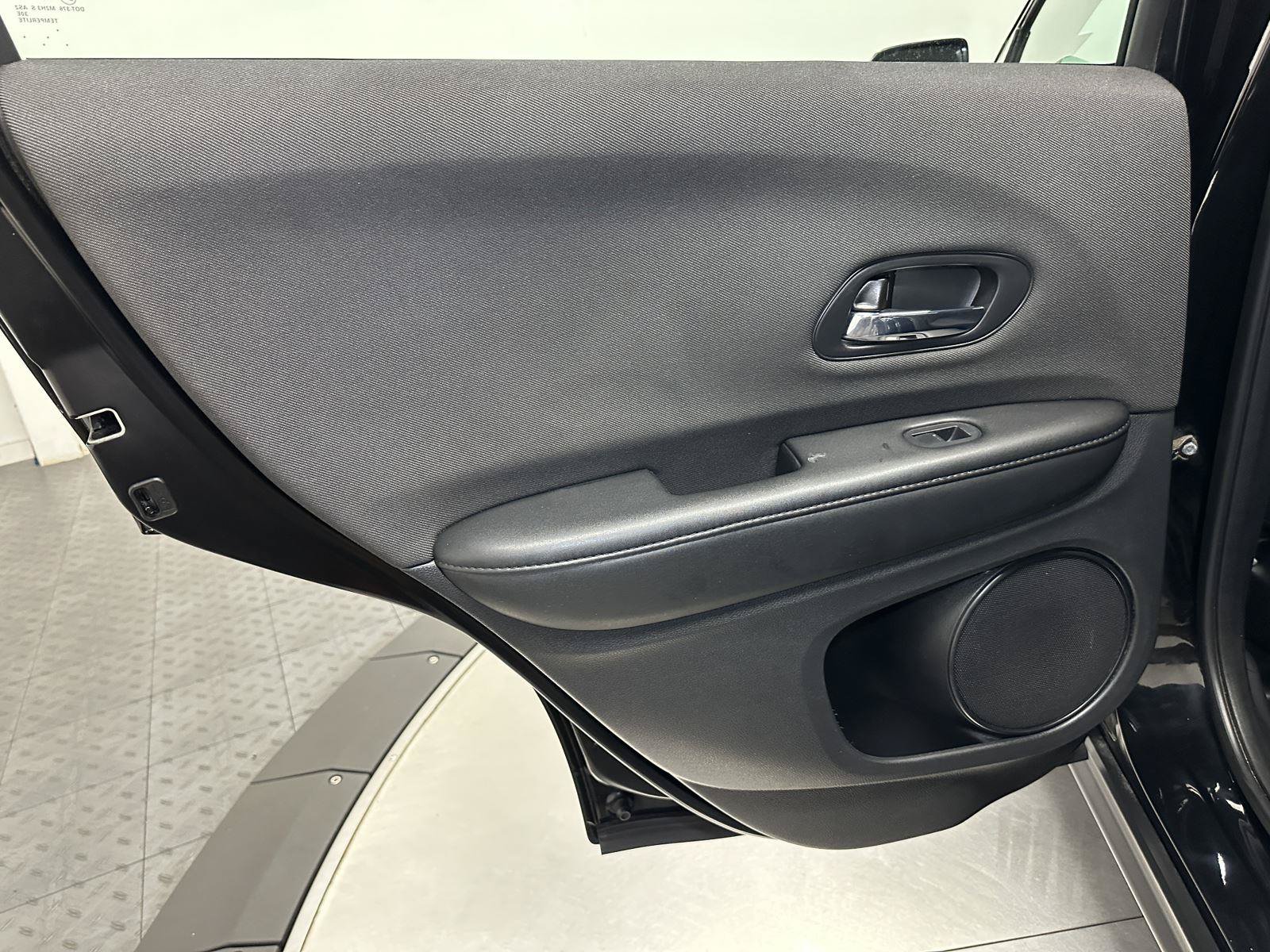 Certified 2022 Honda HR-V LX image 29