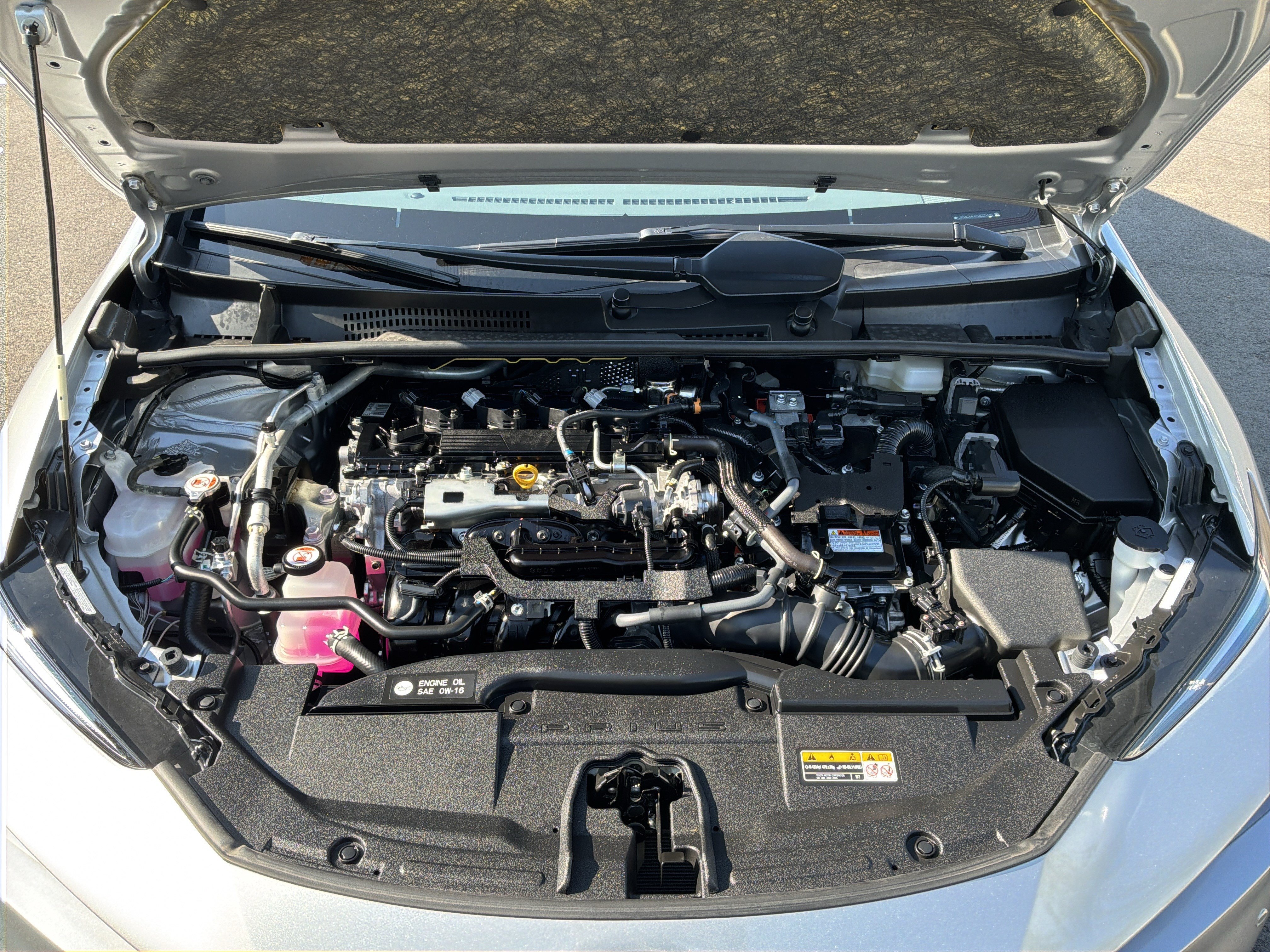 Used 2024 Toyota Prius XLE FWD image 33