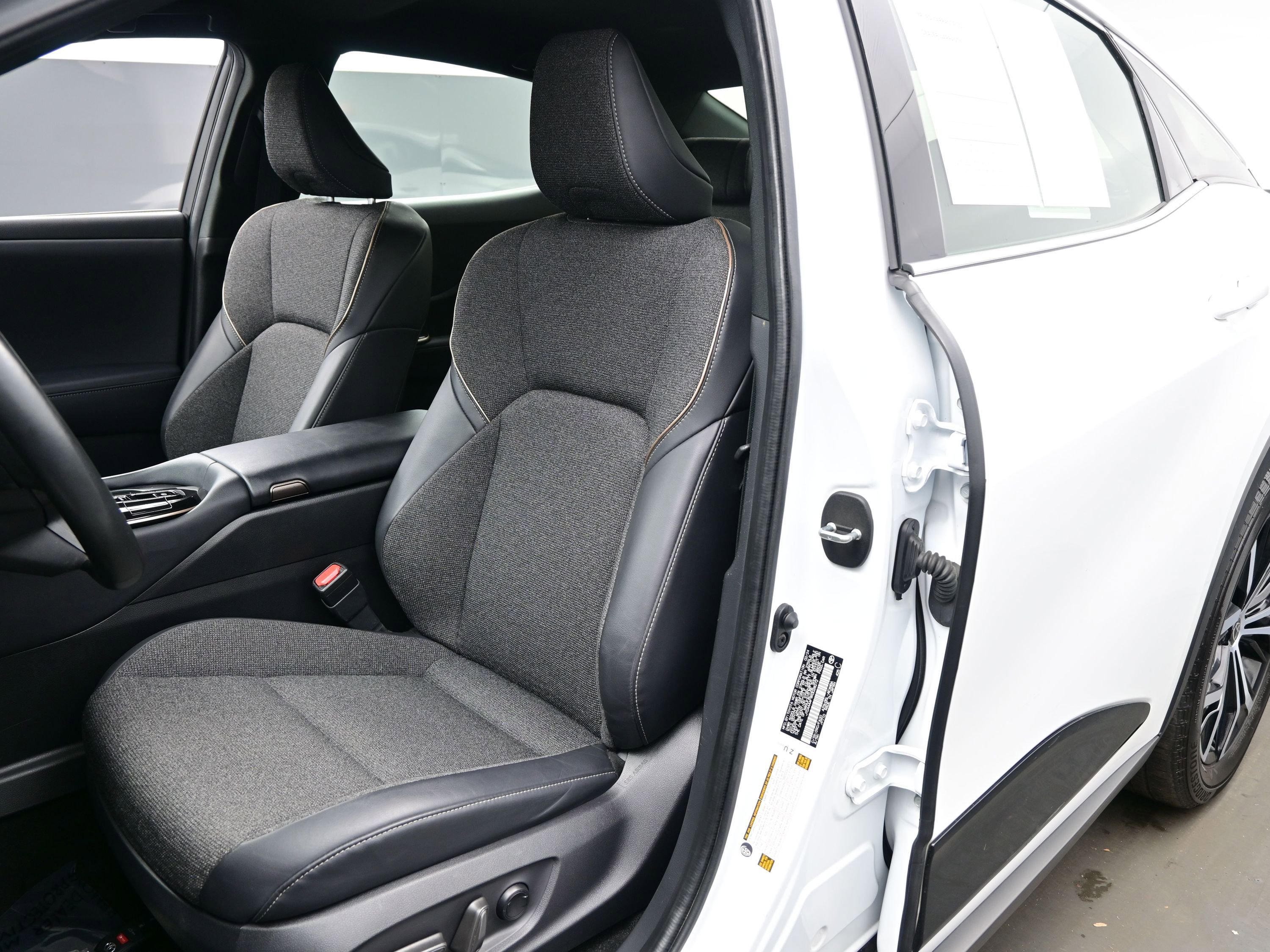 Used 2024 Toyota Crown XLE AWD/4WD image 12