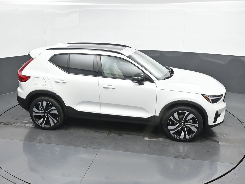 New 2026 Volvo XC40 B5 Ultra w/ Climate Package image 33