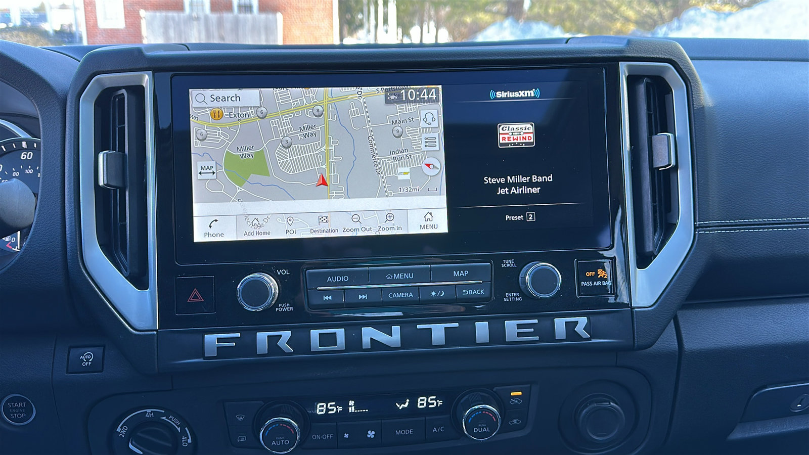 Certified 2025 Nissan Frontier SL image 18