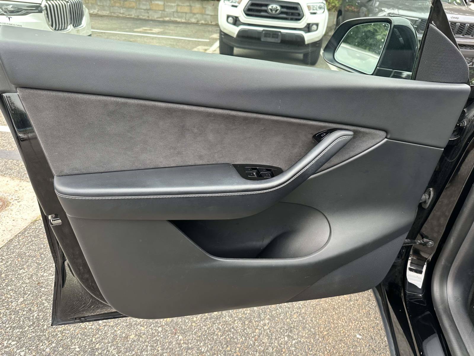 Used 2021 Tesla Model Y Long Range AWD/4WD image 12