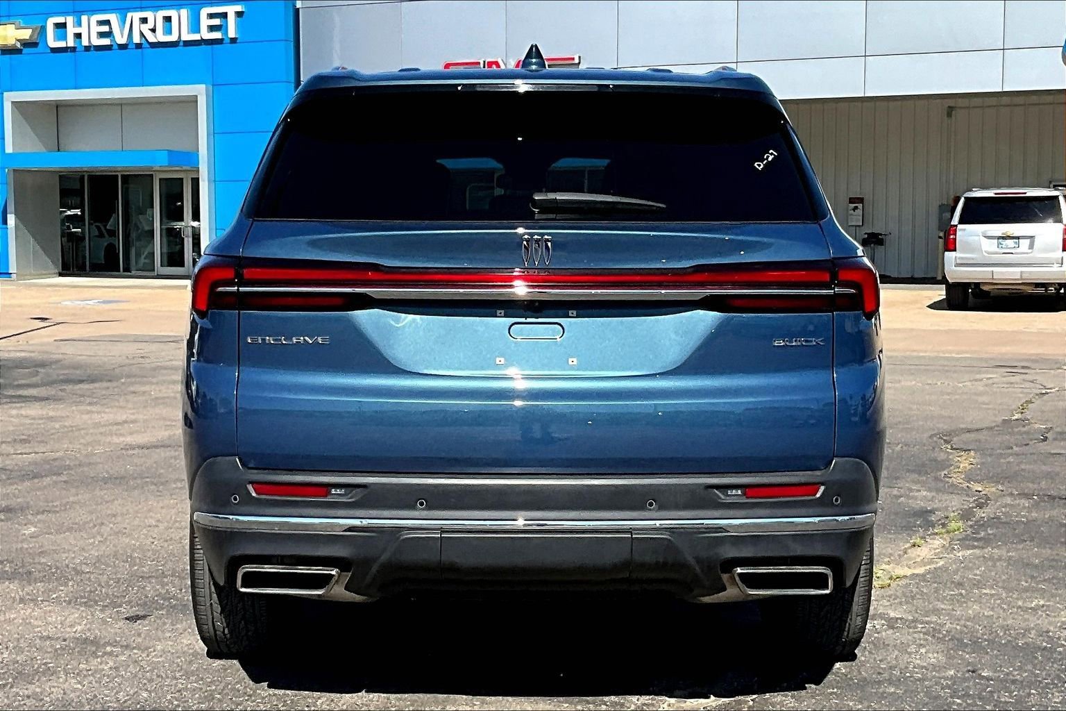 Used 2025 Buick Enclave Preferred FWD image 4