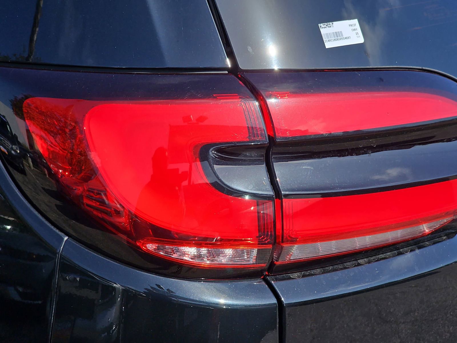 Used 2025 Chrysler Pacifica Select FWD image 44