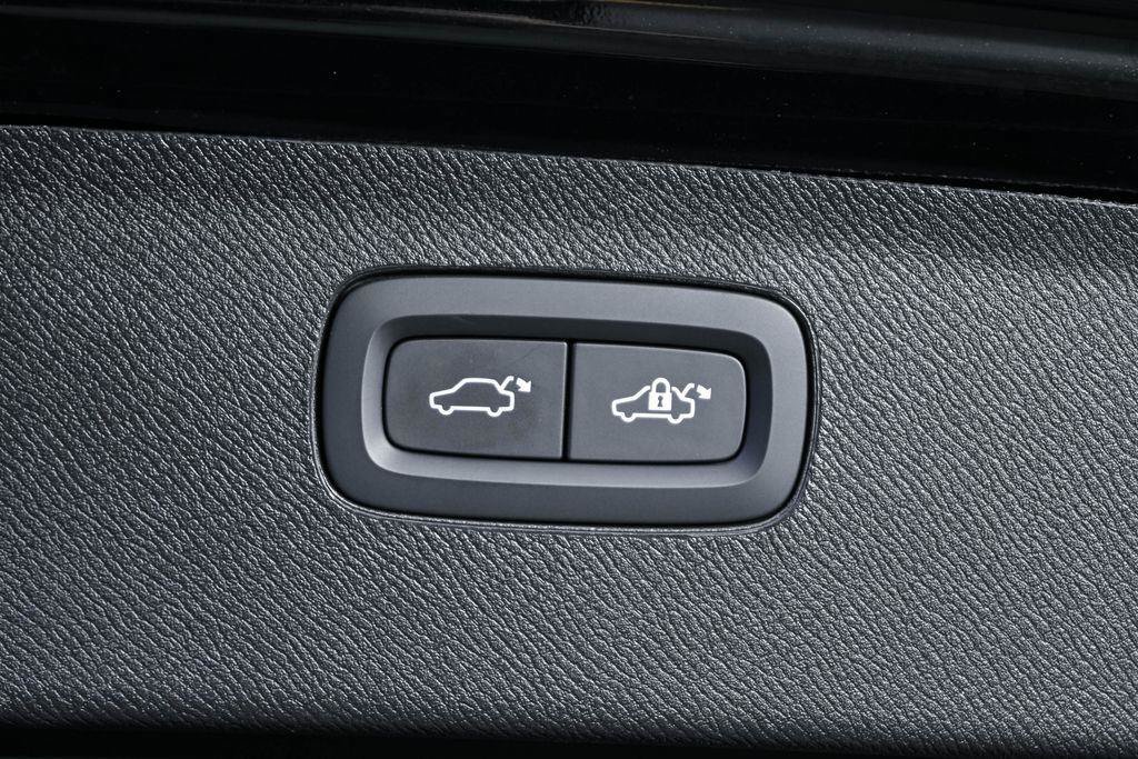 Certified 2026 Volvo XC90 B6 Ultra AWD/4WD image 35