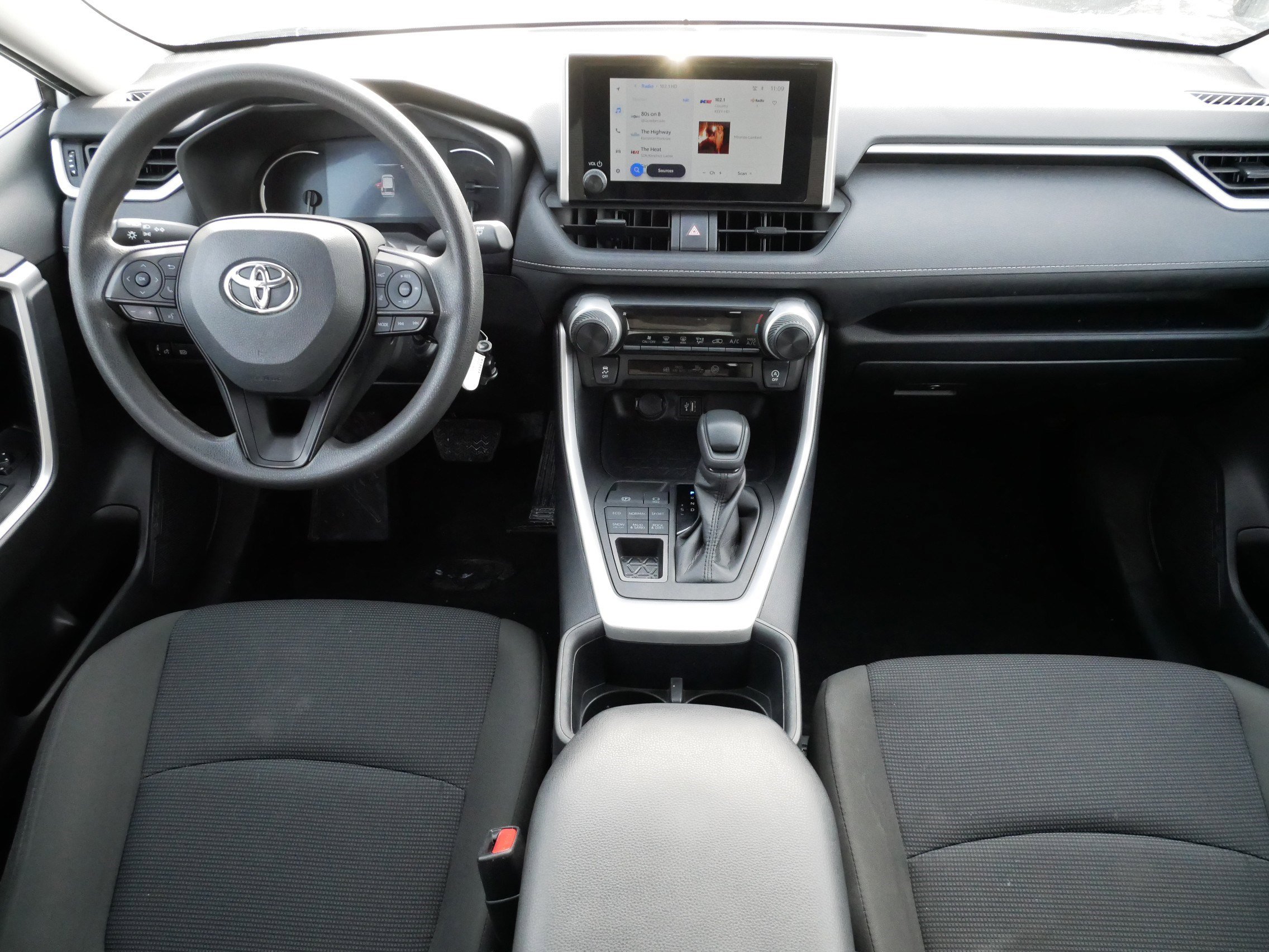 Certified 2024 Toyota RAV4 LE image 10