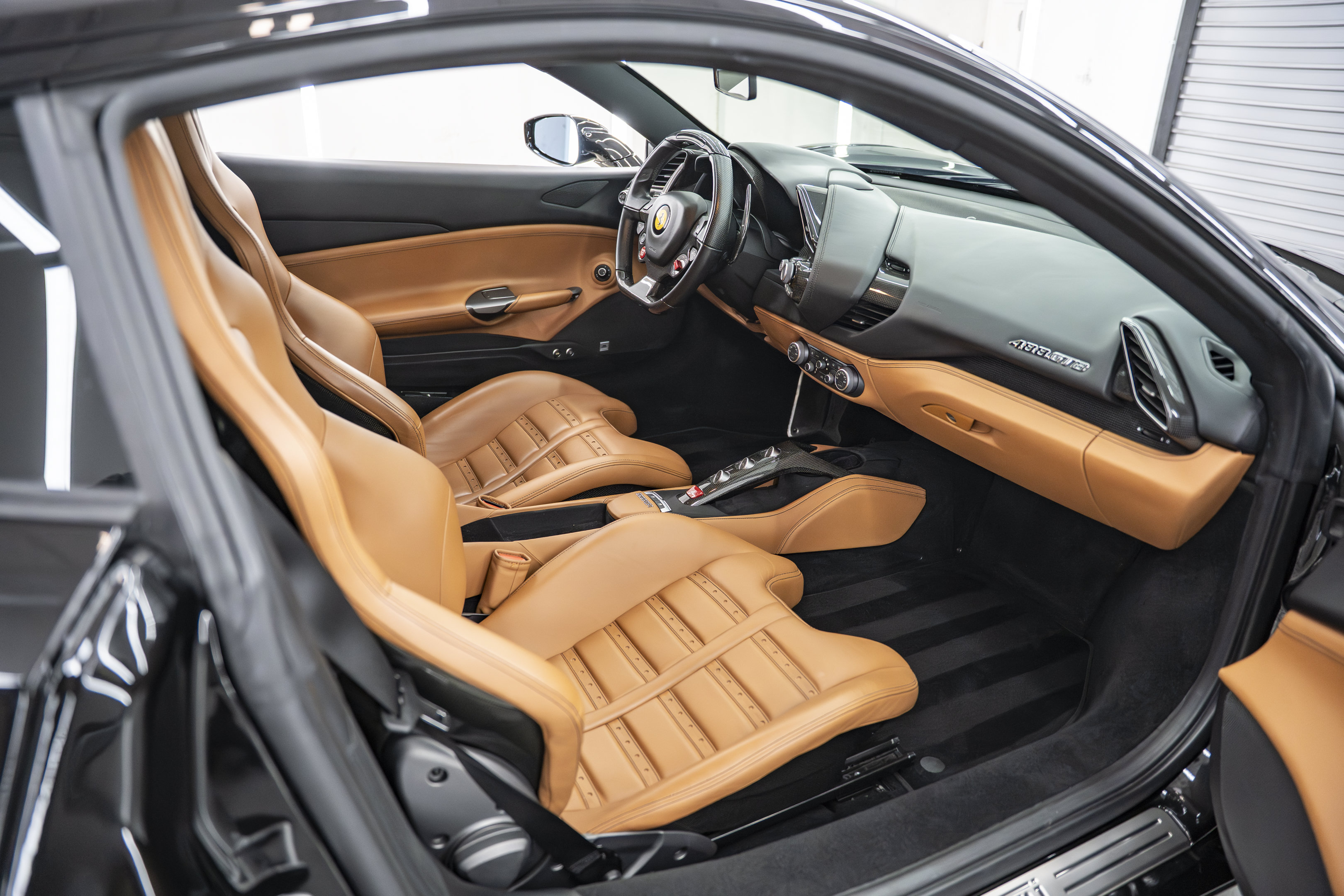 Used 2016 Ferrari 488 GTB RWD image 27