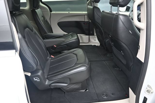 Used 2024 Chrysler Pacifica Touring-L FWD image 20