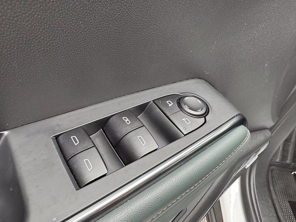 Used 2025 GMC Acadia AT4 w/ LPO, Floor Liner Package AWD/4WD image 13