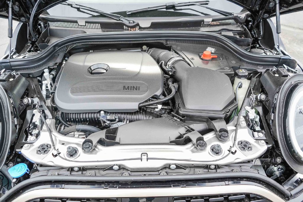 Used 2026 MINI Cooper 2-Door Hardtop FWD image 27