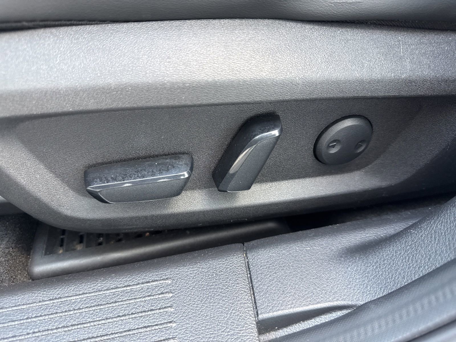 Used 2021 Nissan Rogue Platinum image 20