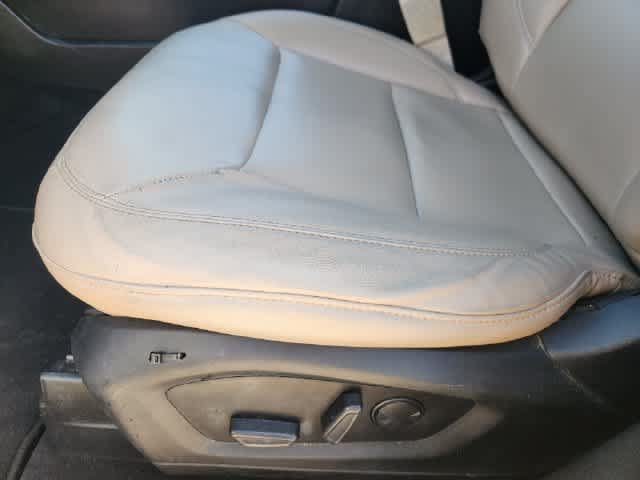 Used 2020 Ford Explorer XLT w/ Equipment Group 202A RWD image 19