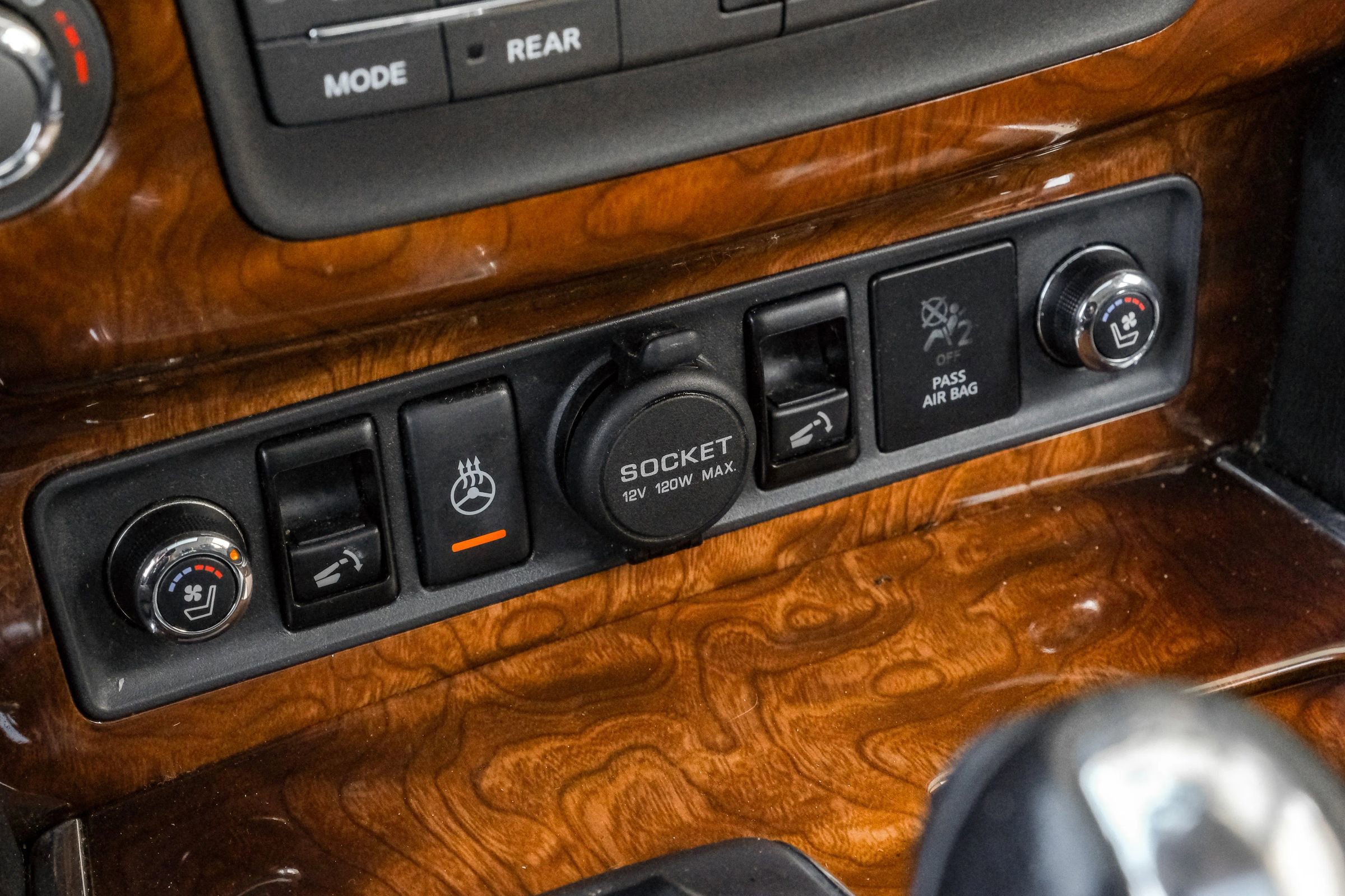 Used 2016 INFINITI QX80 4WD w/ Deluxe Technology Package image 29