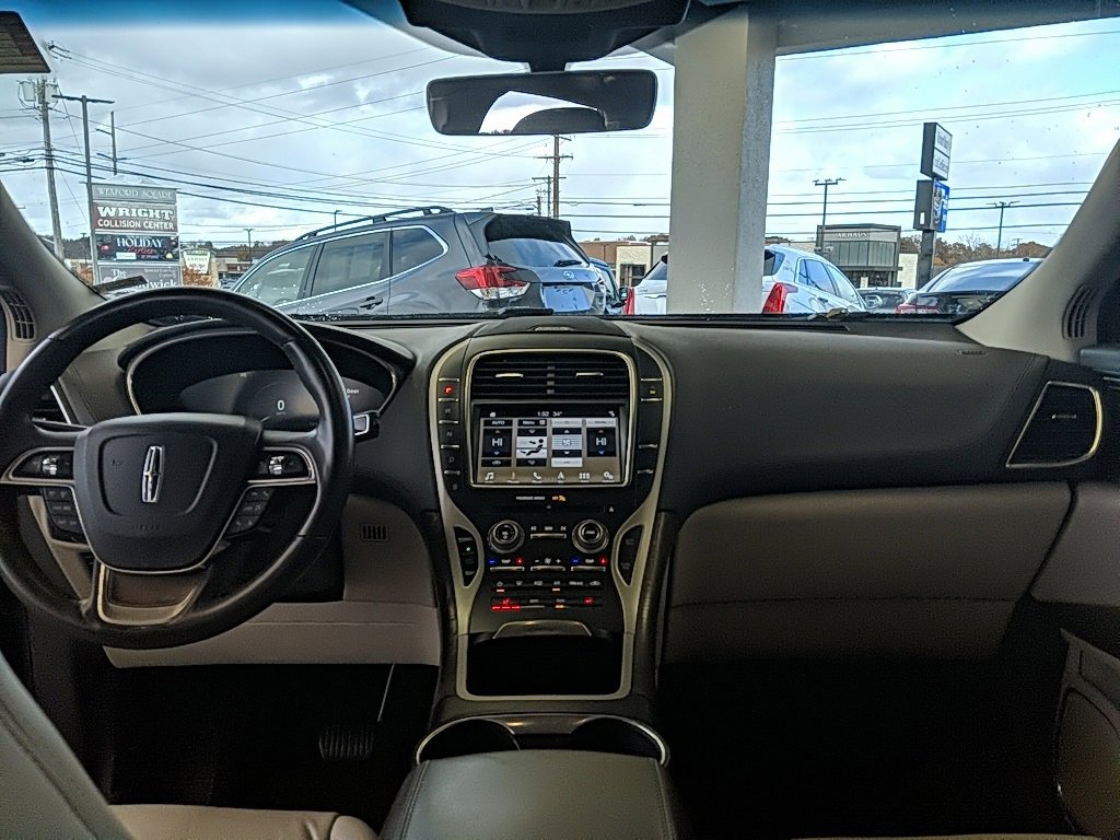 Used 2019 Lincoln Nautilus Select image 13