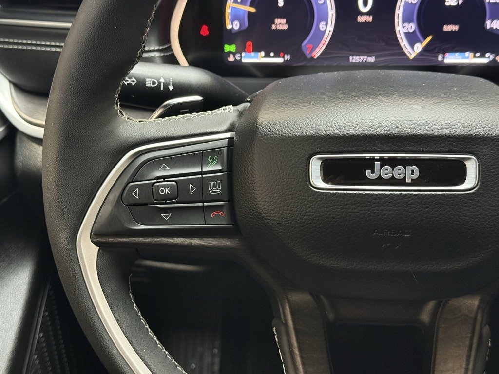 Used 2025 Jeep Grand Cherokee Limited image 20