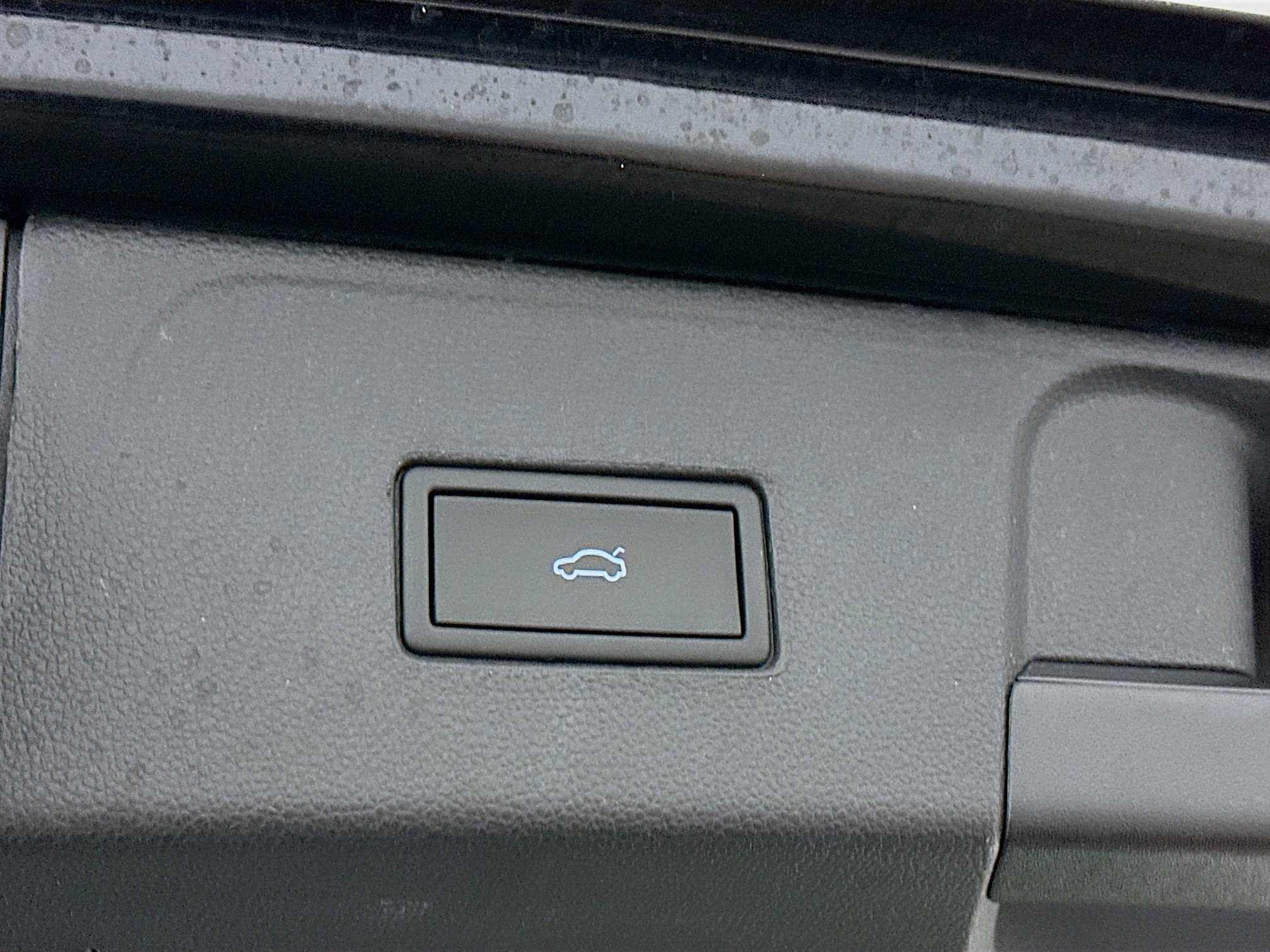 Used 2022 Volkswagen Atlas SE image 32