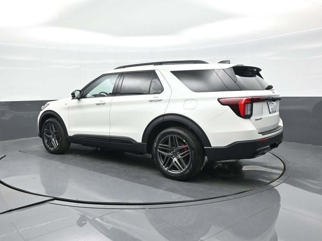 New 2026 Ford Explorer ST-Line w/ ST-Line Street Pack image 4