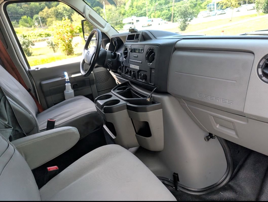 Used 2019 Ford E-450 and Econoline 450 Super Duty w/ Power Windows & Locks Group image 7