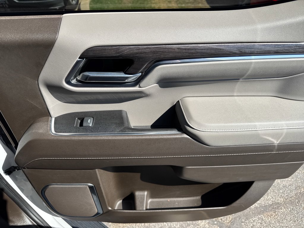 Used 2022 Chevrolet Silverado 1500 LTZ AWD/4WD image 40