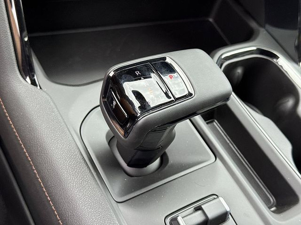 New 2026 GMC Sierra 1500 AT4 w/ AT4 Premium Package AWD/4WD image 13