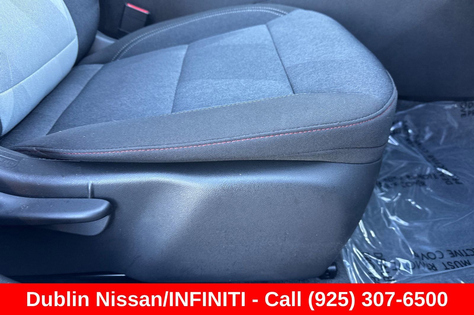 Used 2025 Chevrolet Trax RS FWD image 24