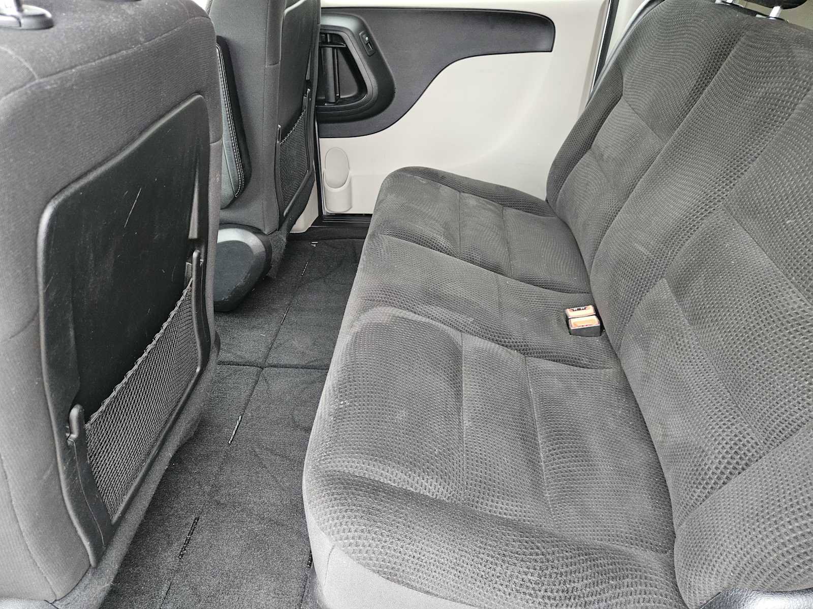 Used 2019 Dodge Grand Caravan SE image 28