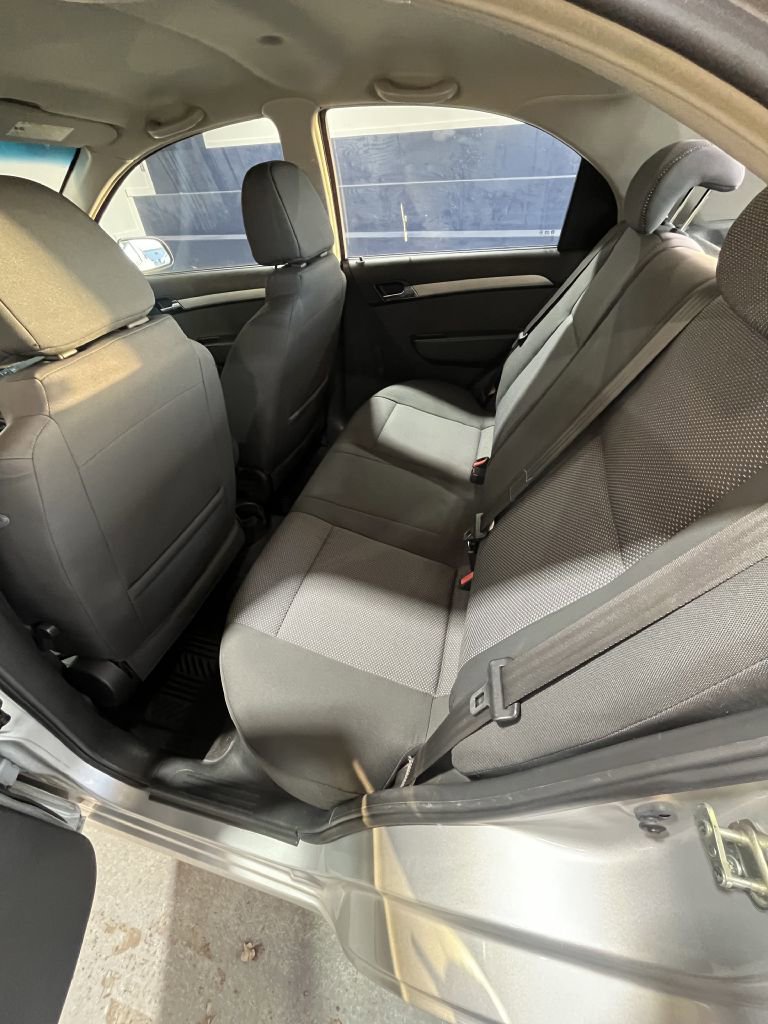 Used 2011 Chevrolet Aveo LT image 9