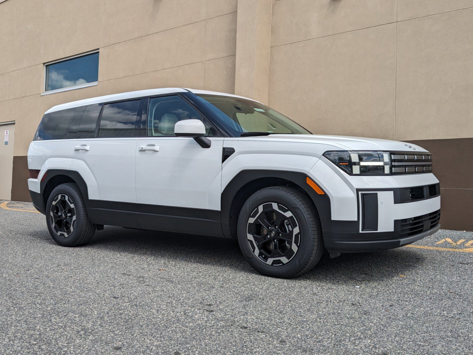 New 2026 Hyundai Santa Fe SE image 2