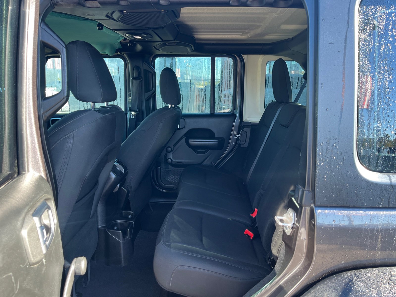 Used 2018 Jeep Wrangler Unlimited Sport image 17