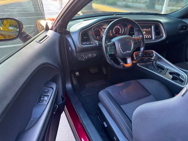Used 2019 Dodge Challenger R/T w/ Driver Convenience Group RWD image 28