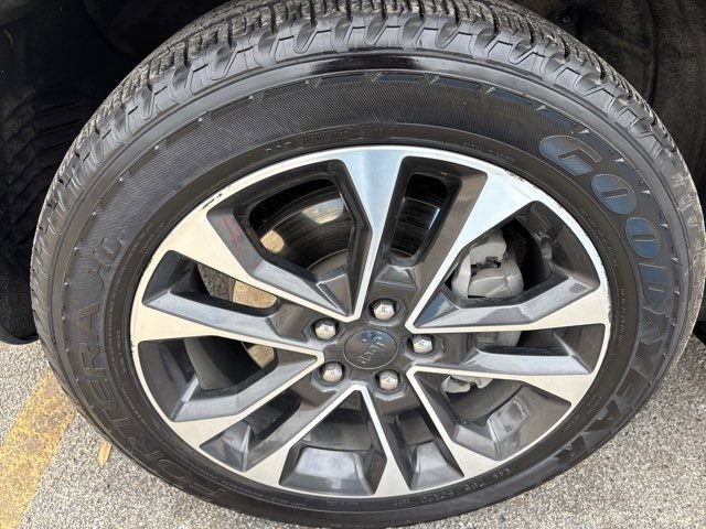 Used 2022 Jeep Grand Cherokee L Overland w/ Luxury Tech Group IV AWD/4WD image 8